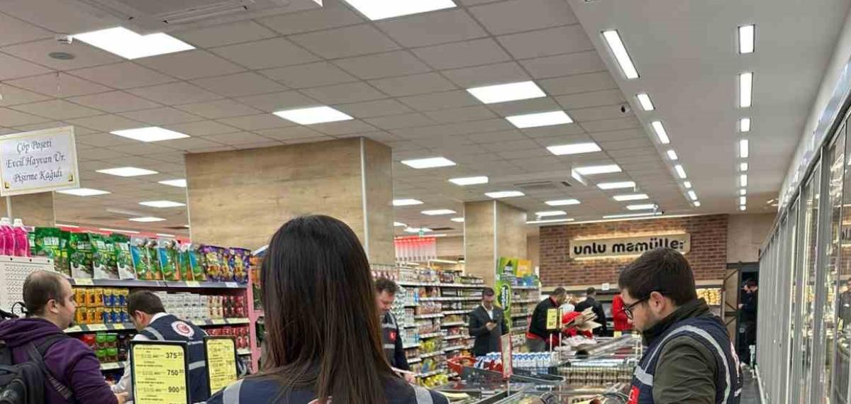 İzmir’de Fahiş Fiyat Uygulayanlara 9 Milyon 500 Bin Lira Ceza