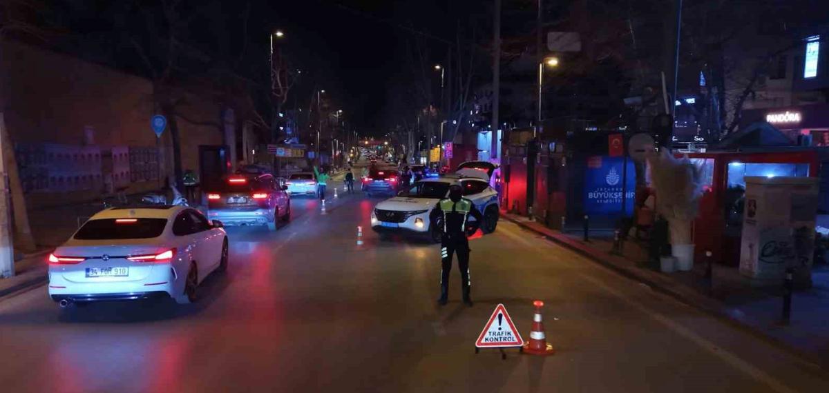 Kadıköy’de Gece Denetimleri: 1.2 Milyon TL Ceza, 159 Araç Trafikten Men