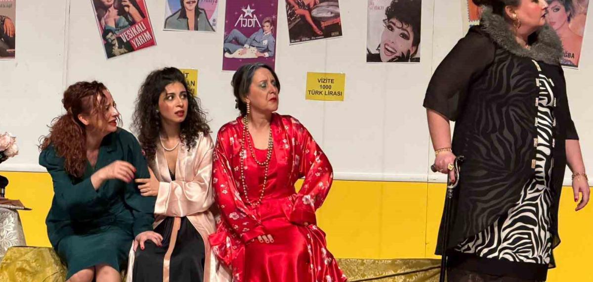 ‘Kadıncıklar’ Oyunu Büyük İlgi Gördü