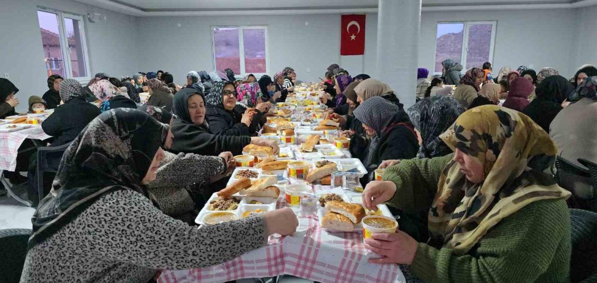 Kadınlar Dinleniyor, Tüm Köylü Ramazan Boyunca Aynı Sofrada Buluşuyor