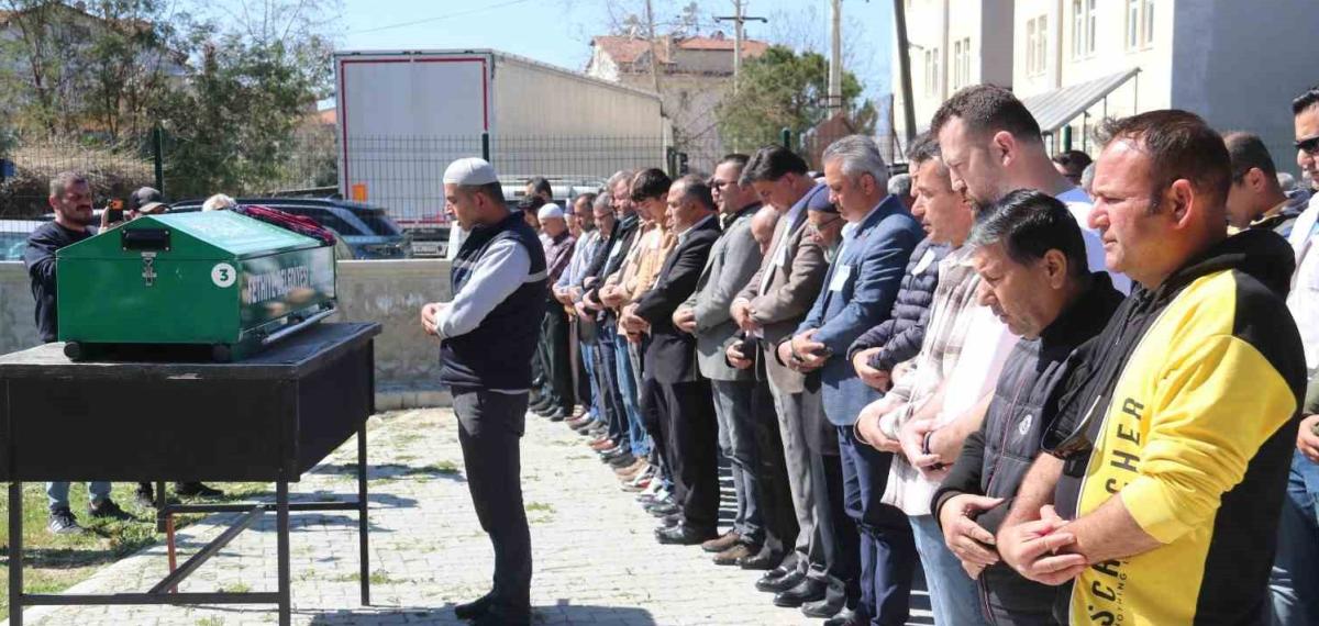 Kadınlar Günü’nde Kocası Tarafından Katledilen Kadın Toprağa Verildi
