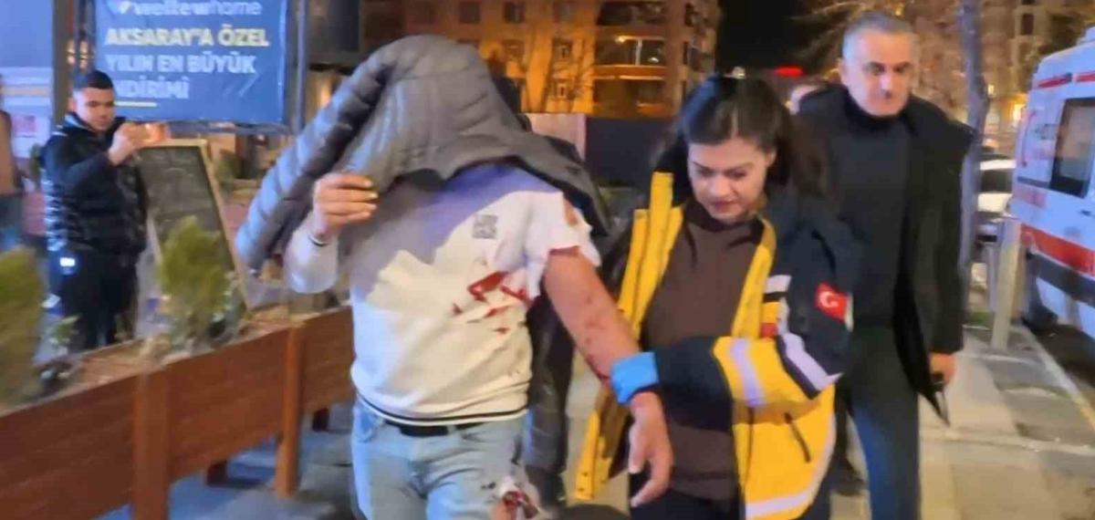 Kafedeki Tartışma Bıçaklı Kavgaya Dönüştü: 1 Yaralı