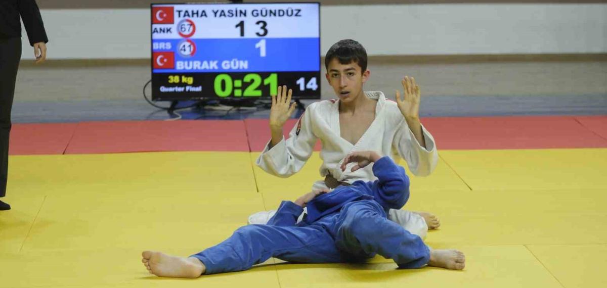 Karaman’da Okul Sporları Yıldızlar Judo Türkiye Birinciliği Heyecanı Başladı