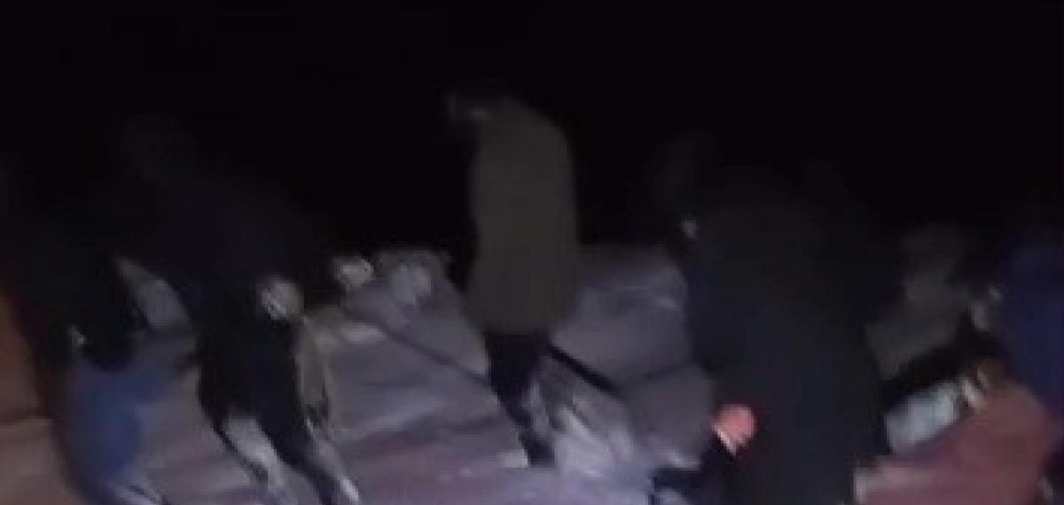 Kars’ta 85 Yaşındaki Hasta Leğenle Taşınarak Ambulansa Ulaştırıldı