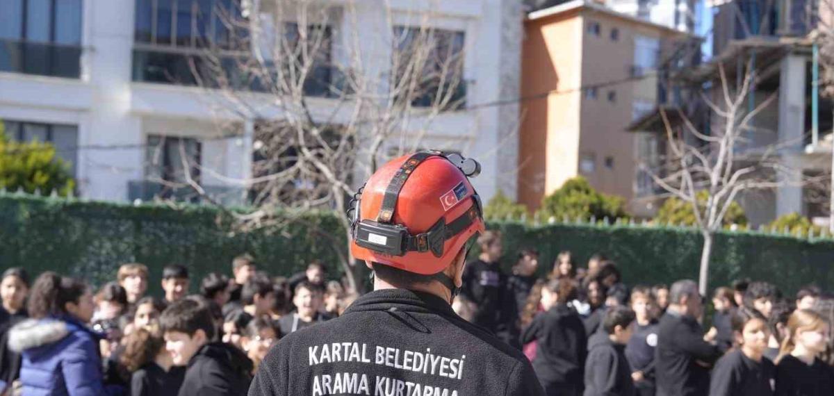 Kartal Belediyesi’nden Okullarda Afet Bilinci Eğitimi