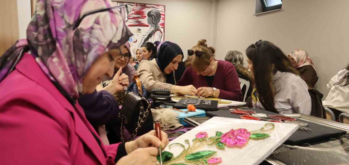 Kartal’da 8 Mart Dayanışması: Emekçi Kadınlar Atölyelerde Buluştu