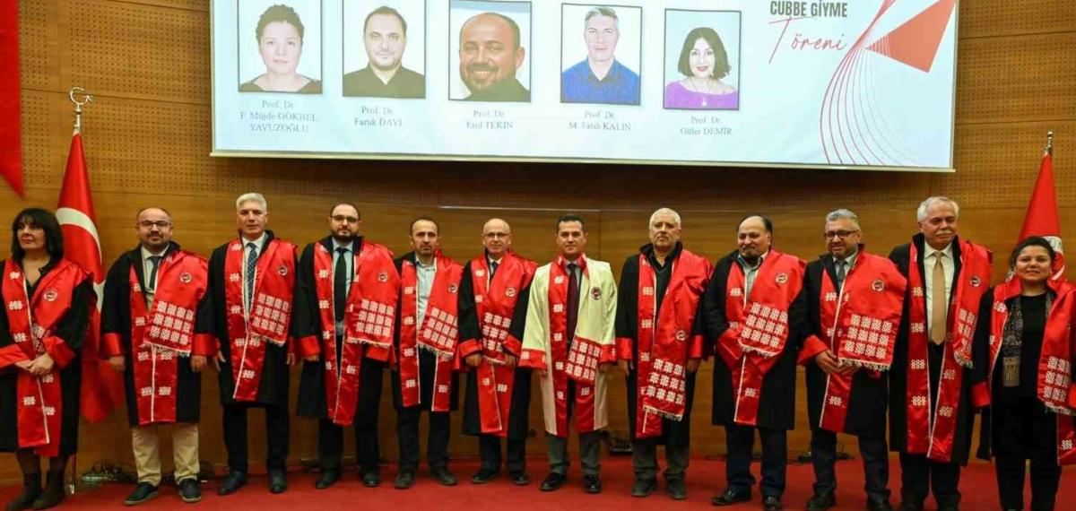 Kastamonu Üniversitesi’nde 89 Akademisyen Cübbe Giydi