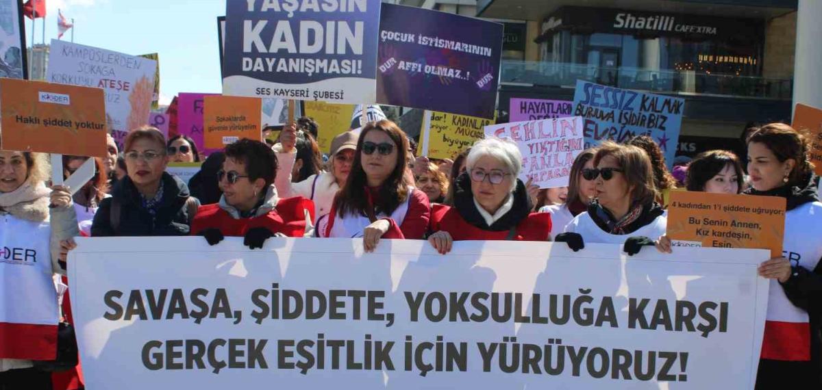 Kayseri’de Kadınlar Kadın Hakları İçin Yürüdü