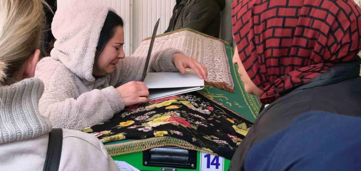 Küçük Öykü, Gözyaşları Arasında Toprağa Verildi