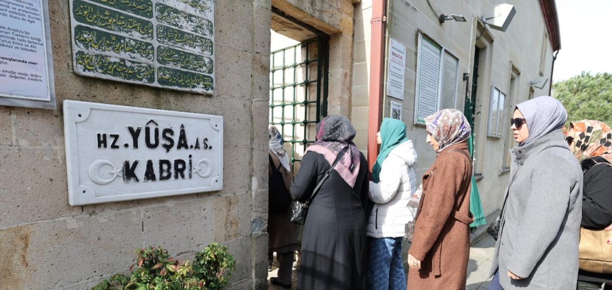 Küçükçekmeceli Kadınlar Ramazan Ayında Yuşa Tepesi’nde