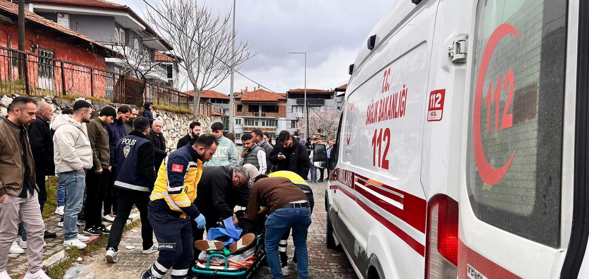 Kula’da Yarım Saat Arayla İki Kaza: 5 Yaralı