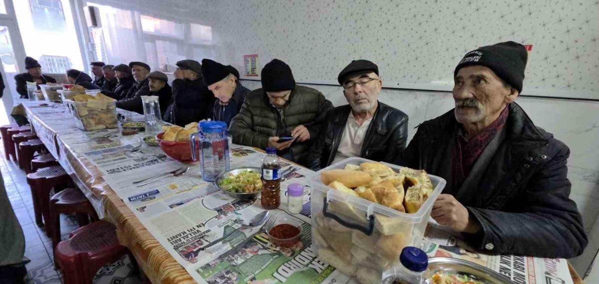 Kütahya’da 45 Yıllık “Askıda İftar” Geleneği