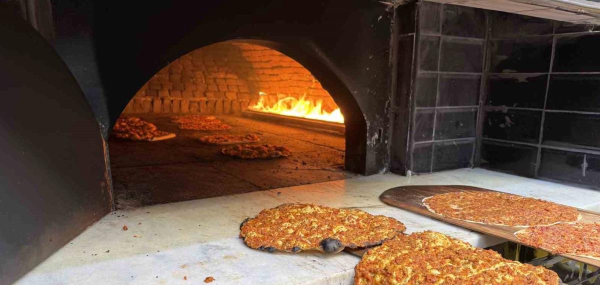 Lahmacun Ustası “Maçı Kazanırsak Bin Lahmacun Dağıtacağım” Dedi, Sözünü Tuttu