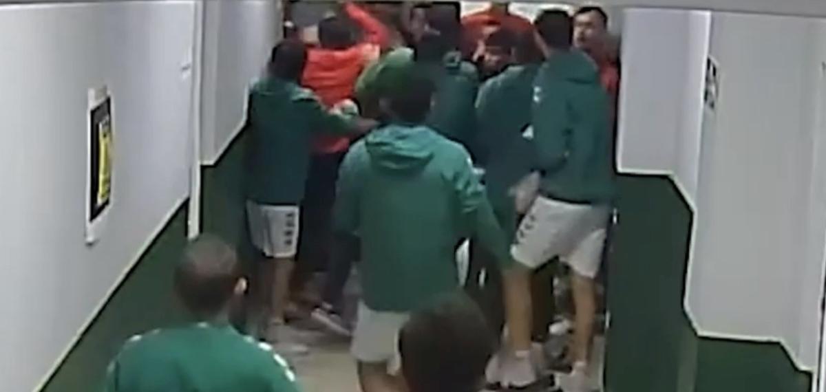 Maç Öncesi Ortalık Karıştı: Futbolcular Kramponlarla Darbedildi