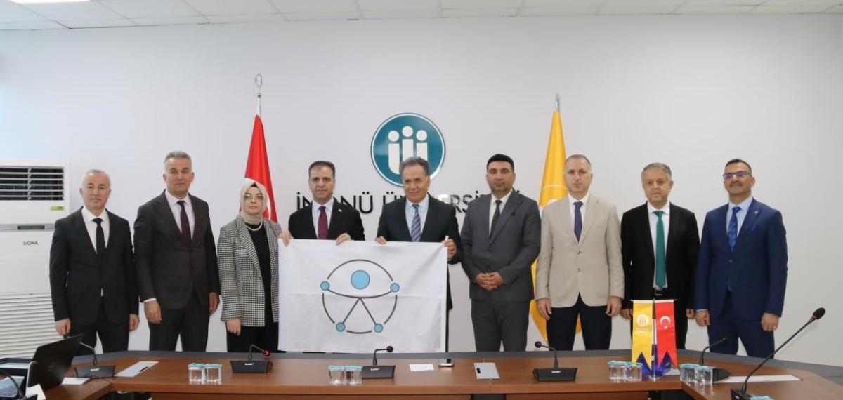 Malatya’da İnönü Üniversitesi Merkez Kütüphanesi’ne Erişilebilirlik Ödülü