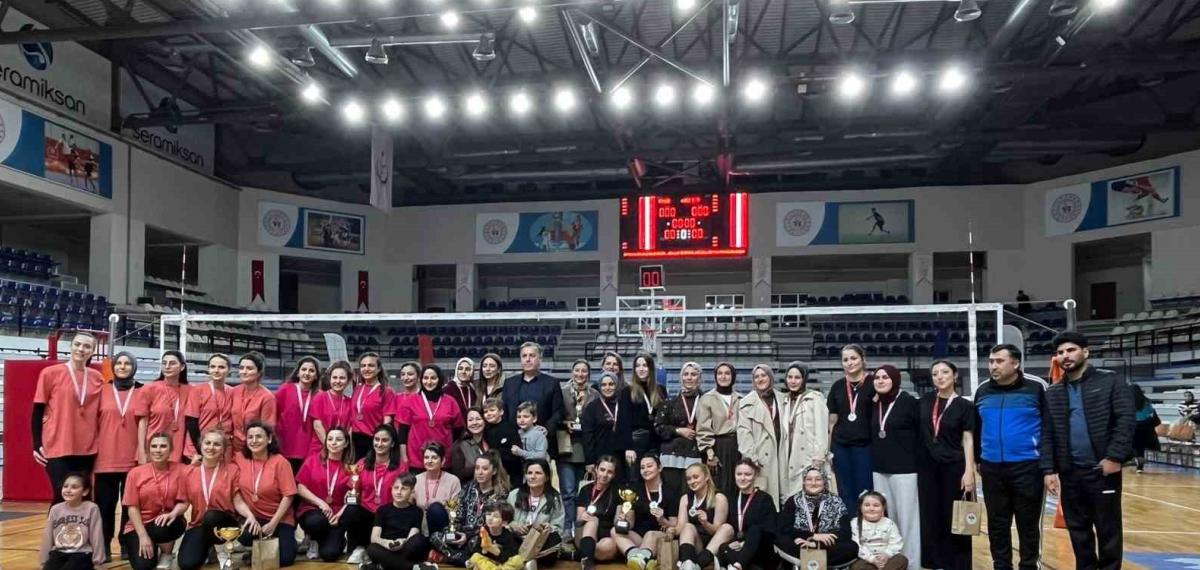 Manisa’da “Evinin Sultanları” 8 Mart’ta Parkeye İndi