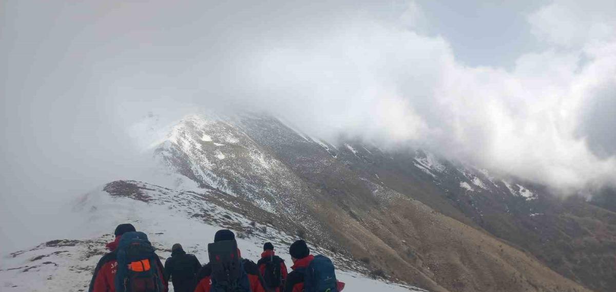 Manisa’da Kayıp Amatör Dağcıyı Arama ve Kurtarma Çalışmaları Devam Ediyor