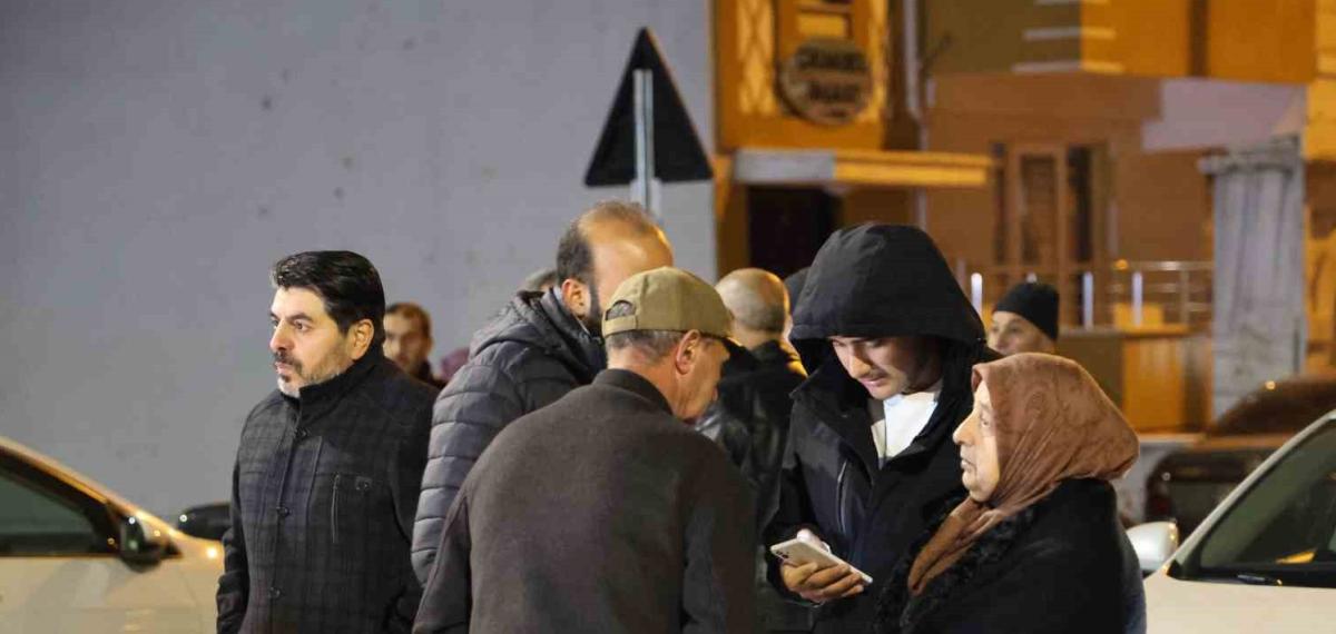 Mekke Uçağını Bekleyen Umreciler Şoka Uğradı, Soluğu Karakolda Aldılar