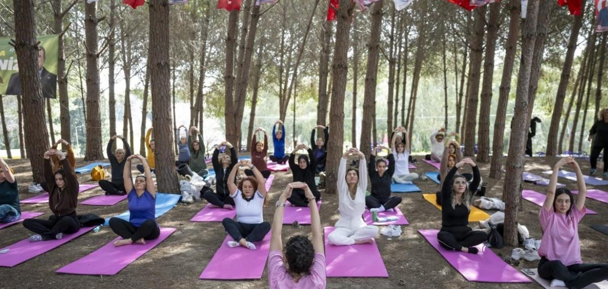Mersin’de Kadınlar Doğada Yoga ve Sanatla Buluştu