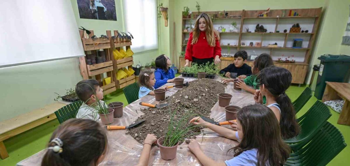 Mersin’de Minikler Doğa Atölyesinde Toprakla Buluşuyor
