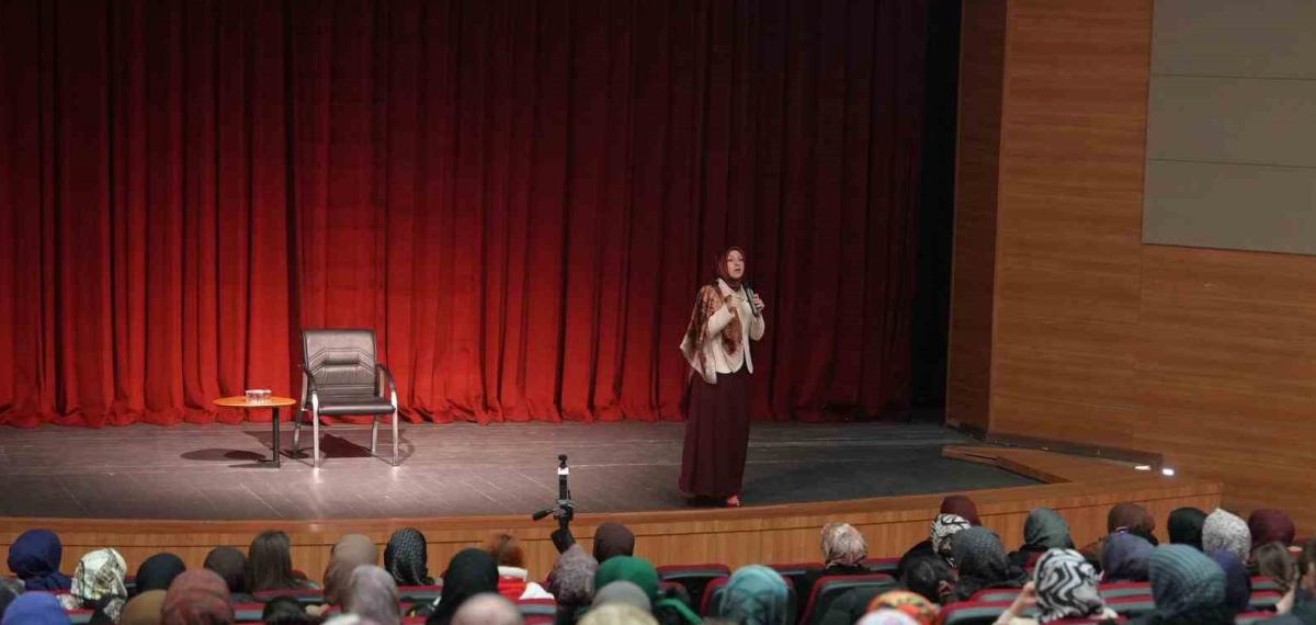 Merve Gülcemal Düzcelilerle Buluştu