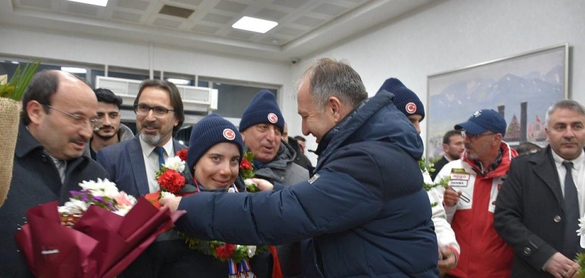 Meşaleler Dadaşların Özel Gururları İçin Yandı