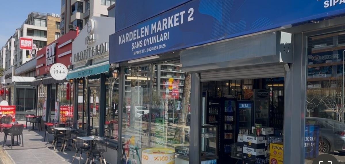 Motosikletiyle Kaldırıma Daldı, Tekel Bayisinden İçki Alıp Kadınlara Böyle Sataştı