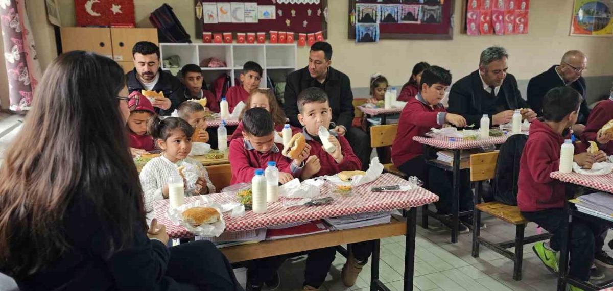 Müdür Bozyel’den Köy Okulu Öğrencilerine Döner ve Ayran Sürprizi