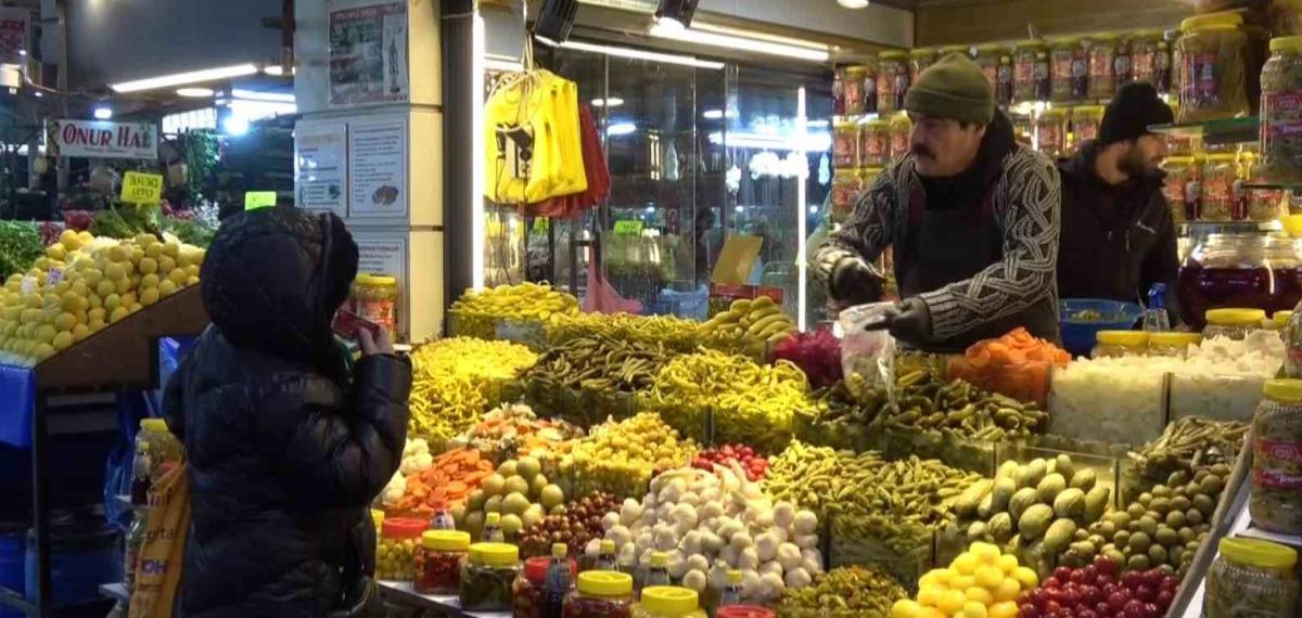 Muşmuladan Kiraza 35 Çeşit Ürünün Turşusunu Kurdular