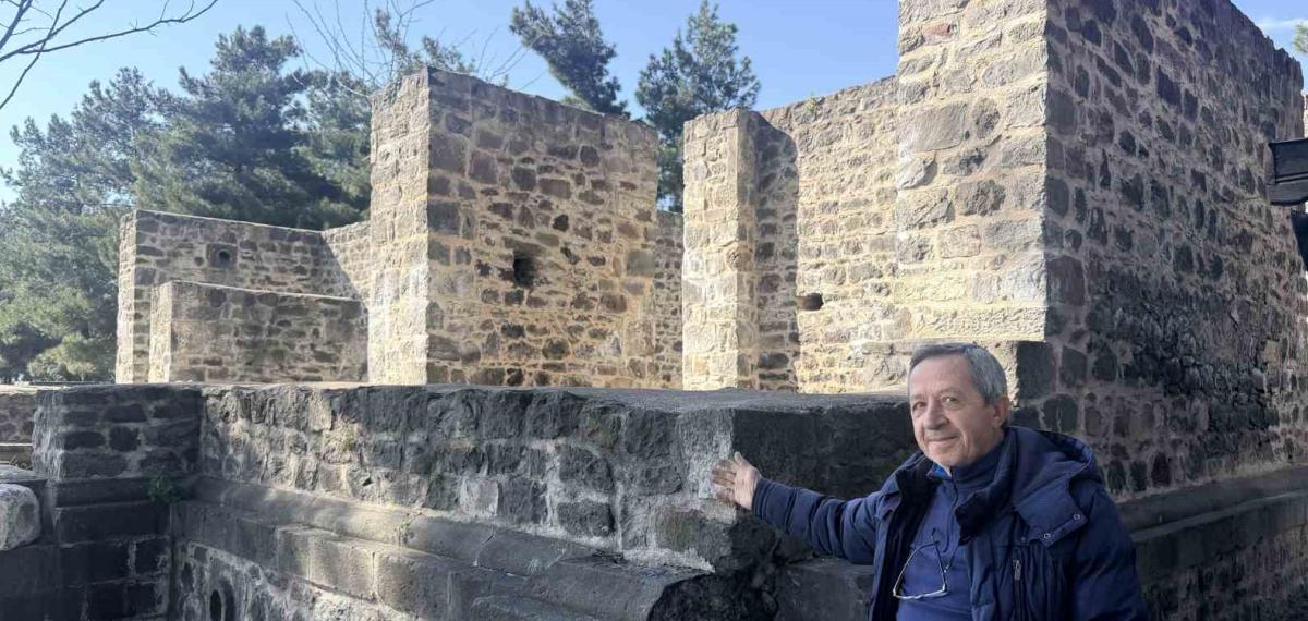 Niksar Kalesi Zamana Meydan Okuyor