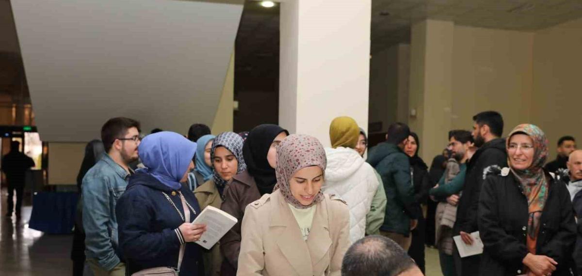 Nöhü’de “Kayıp Coğrafya’nın İzinde: Kudüs ve Doğu Türkistan” Konferansına Yoğun İlgi