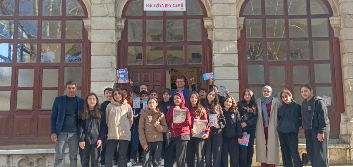 Öğrenciler Tarihi Camilerde Buluşmaya Devam Ediyor