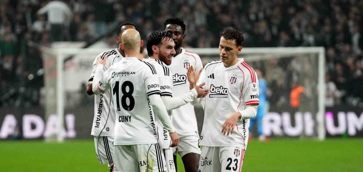 Orkun Kökçü Gollerine Devam Ediyor