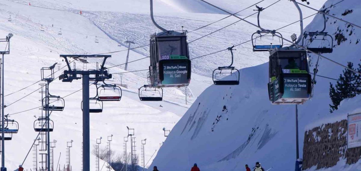 Palandöken’de Kayak Keyfi Sürüyor