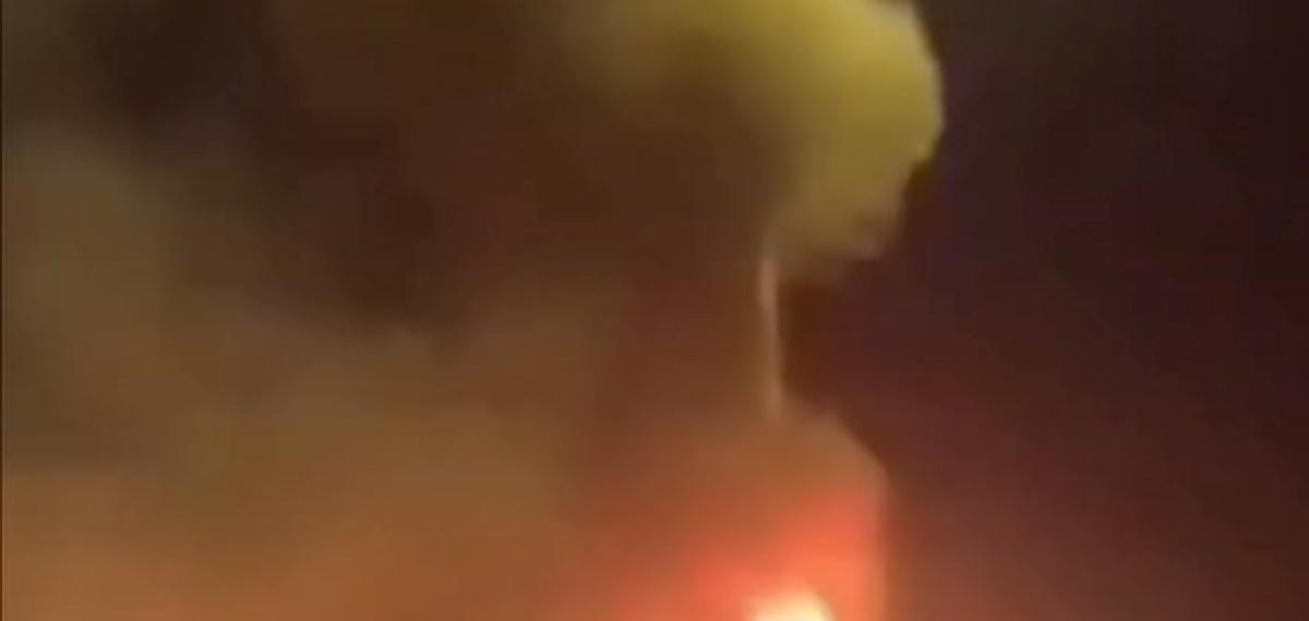 Park Halindeki Minibüs Alevlere Teslim Oldu