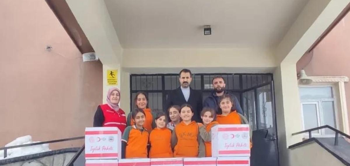 Patnos’ta “Bir Sınıf Bir Koli Projesi” Etkinliği