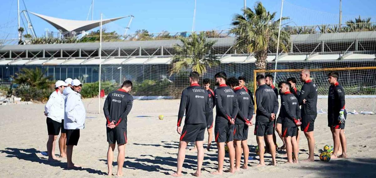 Plaj Futbolu Milli Takımı Kamp İçin Kuşadası’nda
