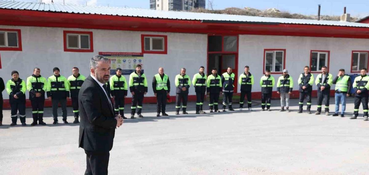 Pursaklar Belediye Başkanı Çetin, Personelle Bayramlaştı