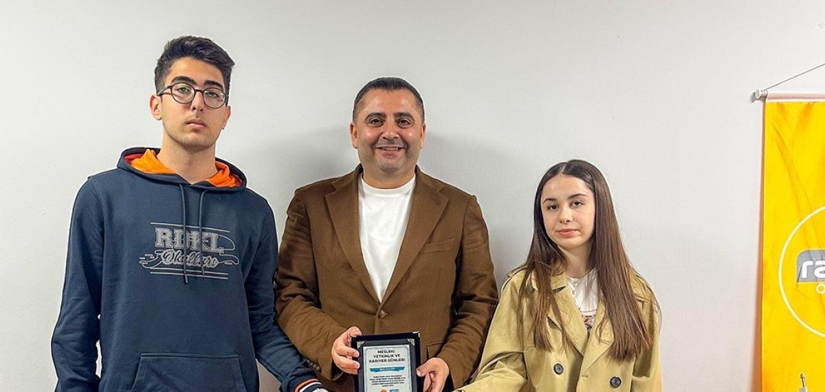 Radikal Okullarında Kariyer Günleri Etkinliği Düzenlendi