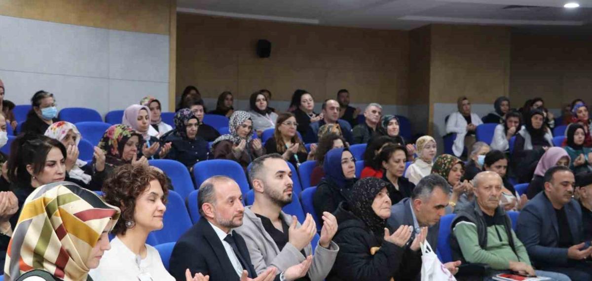 Sağlık Personeli ve Hastalar Kadir Gecesi Programında Buluştu