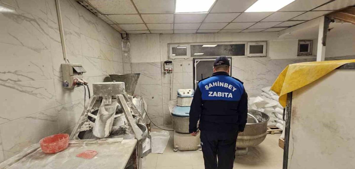 Şahinbey Belediyesi Zabıta Ekiplerinden Gece Denetimi