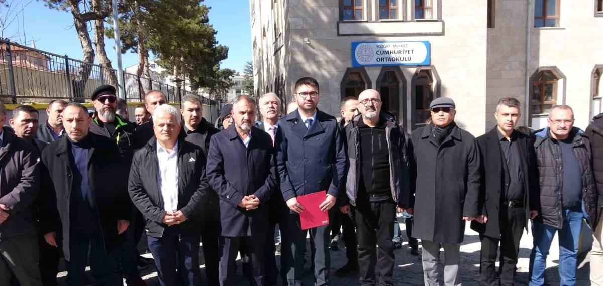 Saldırıya Uğrayan Okul Müdürüne Destek Verdiler