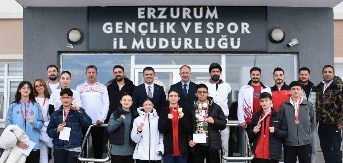 Şampiyon Taekwondocular Ödüllendirildi