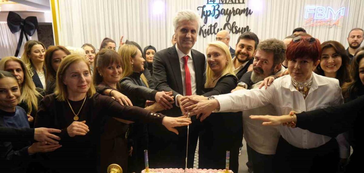 Samsun’da Sağlık Çalışanları Tıp Bayramı’nı Kutladı Ardından İftarda Buluştu