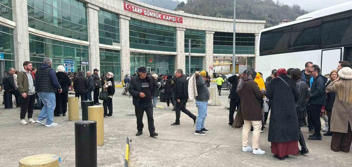 Sarp Sınır Kapısı’nda Bayram Tatili Yoğunluğu