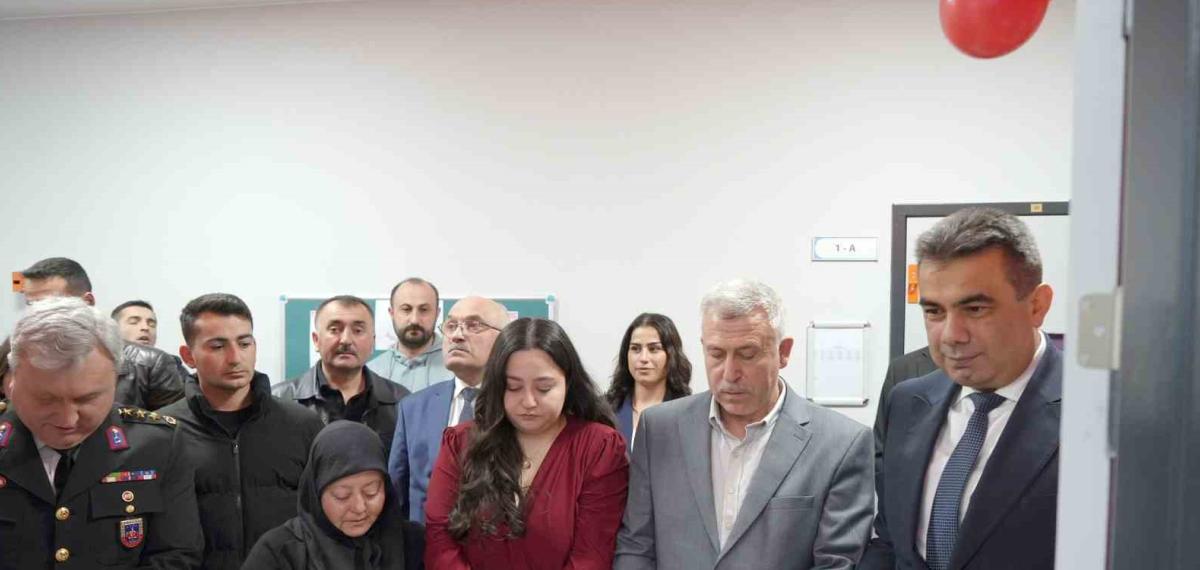 Şehidin Adı Köy Okulundaki Kütüphaneye Verildi, Ailesi Gözyaşlarına Hakim Olamadı