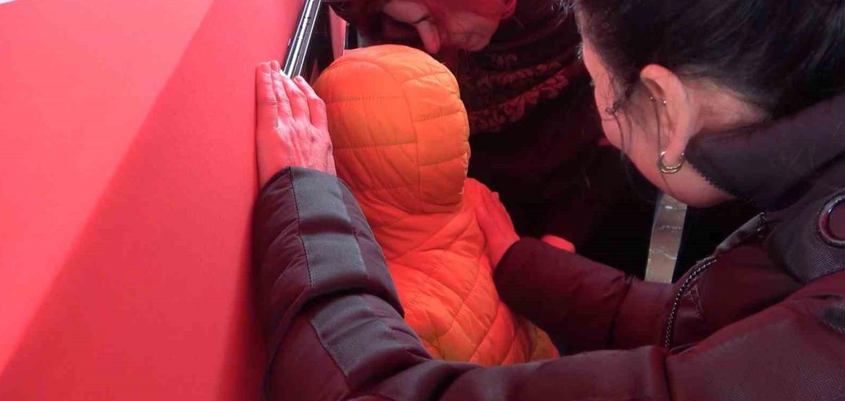 Şehit Babaya Son Dokunuş: Yürek Yakan Veda