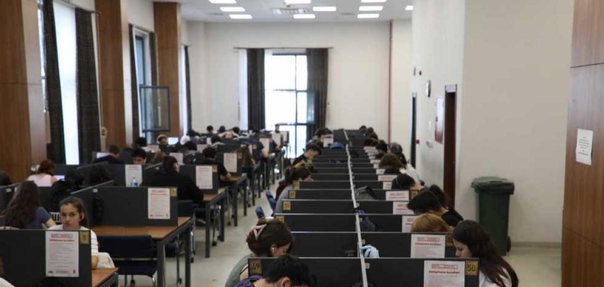 Şehzadeler Gençlik Evi Kütüphanesi’nde Sesli Çalışma Salonu Hizmete Girecek