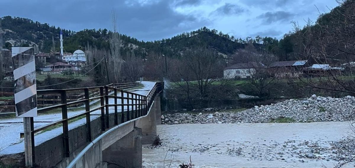 Şiddetli Yağışların Kullanılamaz Hale Getirdiği Sarıkavak Köprüsü 110 Milyona Yeniden Yapılacak