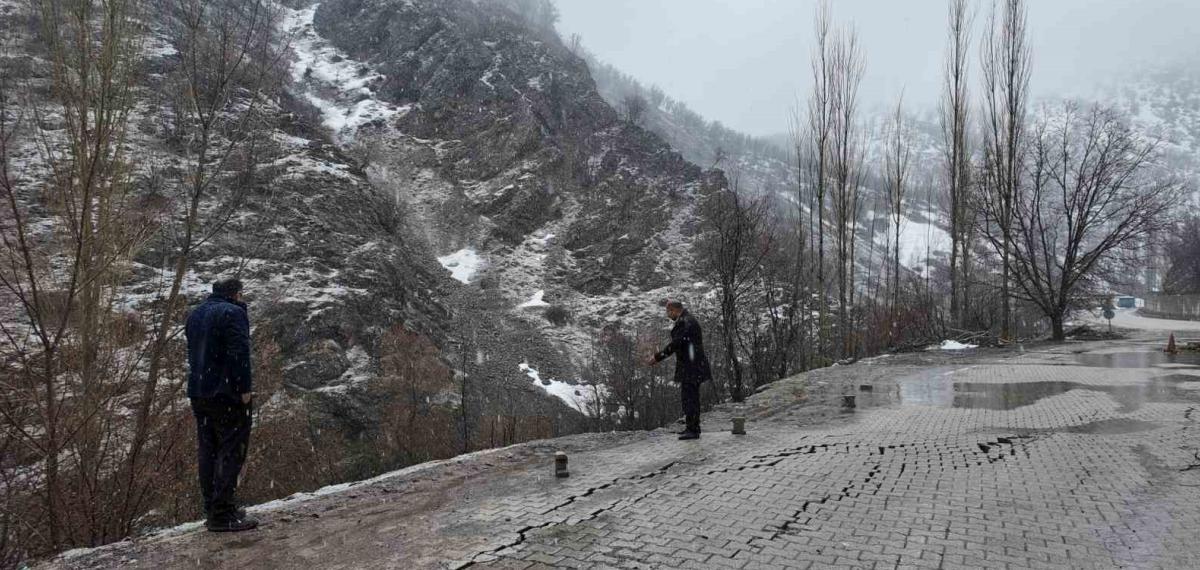 Şırnak’ta Sağanak Nedeniyle Köyün Bir Bölümü Çöktü Evler Boşaltıldı